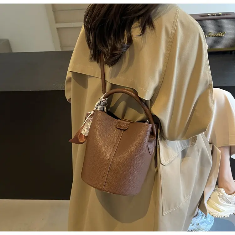 Vintage French Style Brown Shoulder Crossbody Bag — feature 42