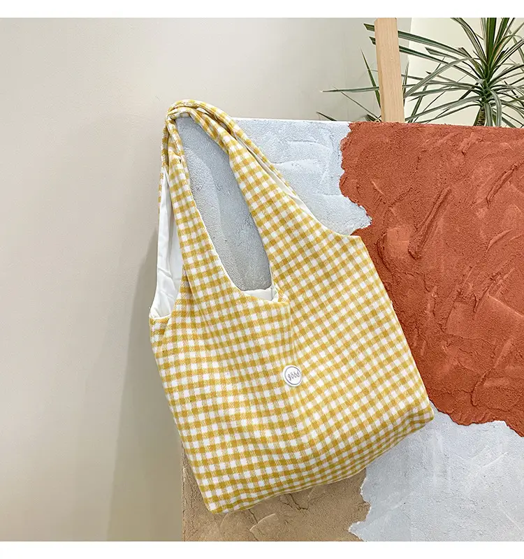 Red Checkered Woolen Shoulder Bag for Women - Image 3