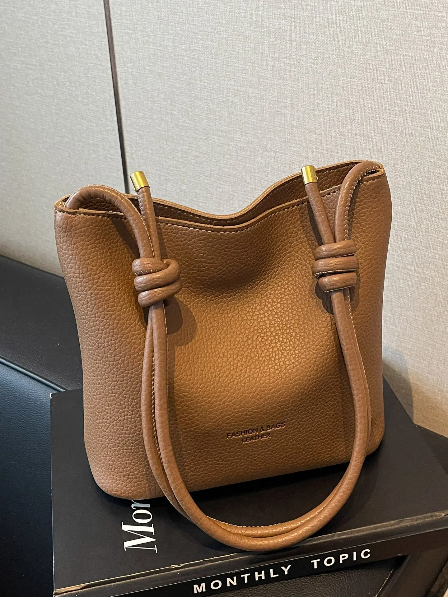 2024 New Fashion Shoulder Bucket Bag Western Style - Image 6
