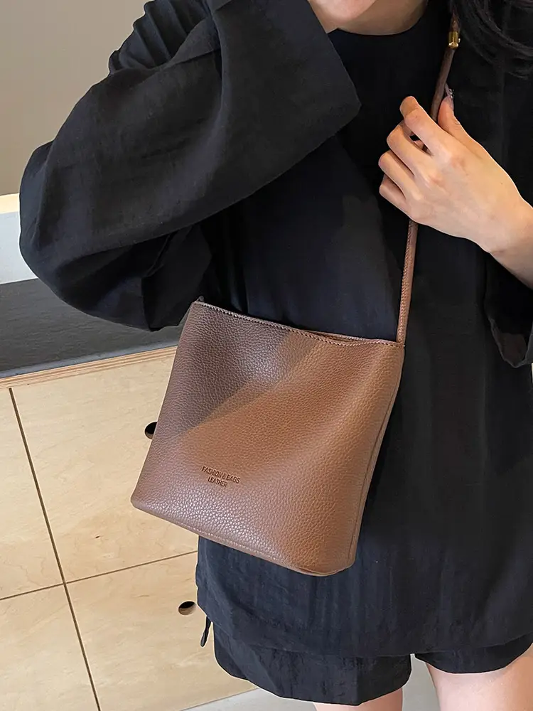 2024 New Fashion Shoulder Bucket Bag Western Style - Image 8