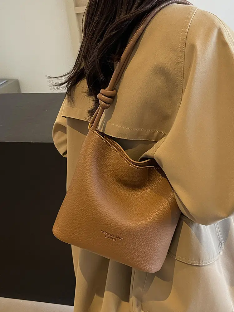2024 New Fashion Shoulder Bucket Bag Western Style - Image 9