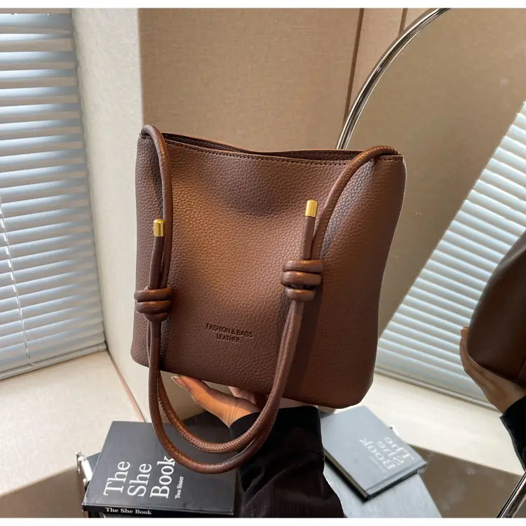 2024 New Fashion Shoulder Bucket Bag Western Style — feature 22