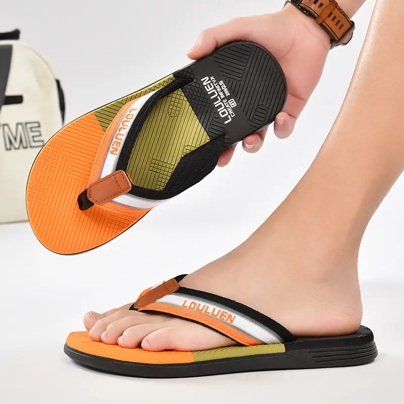 Fujian manufacturers 2024 summer trend non-slip flip-flops men's unique beach slippers men's soft bottom clip feet outer wear