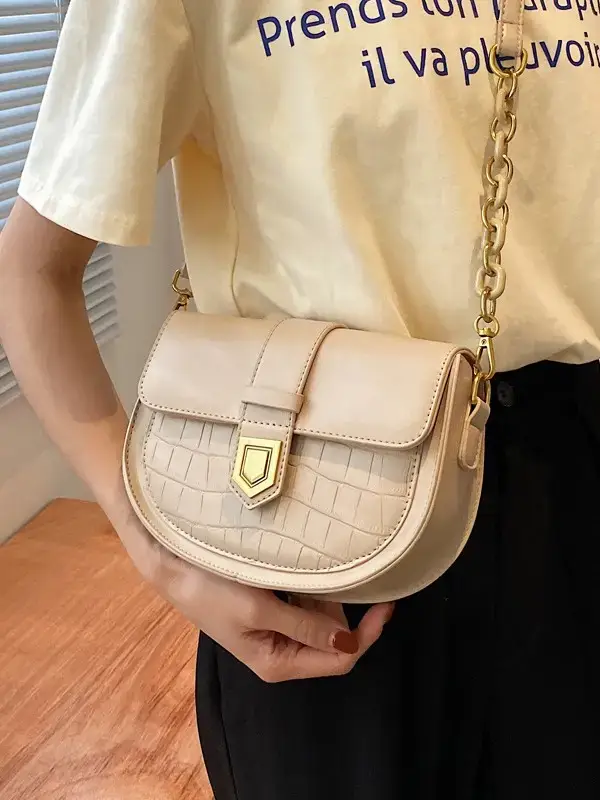 Women's Cream Crossbody Bag with Chain Strap - Image 6