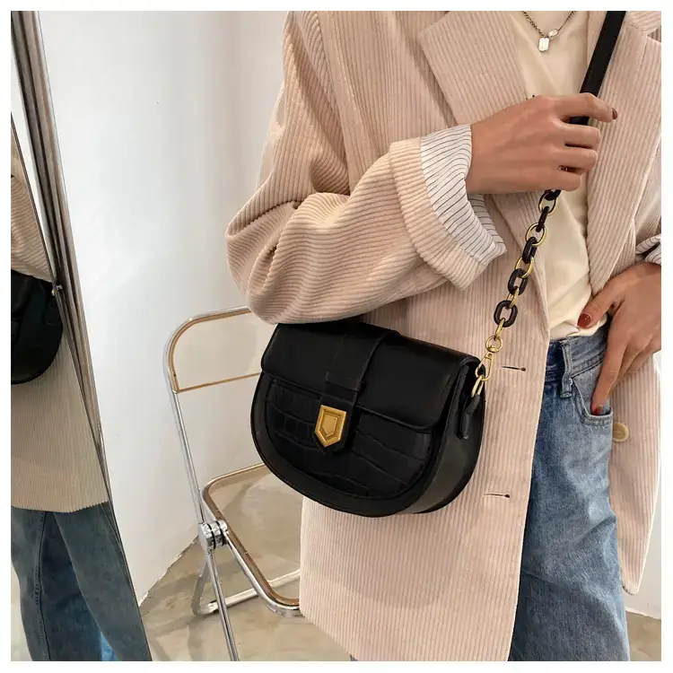 Women's Cream Crossbody Bag with Chain Strap — feature 10
