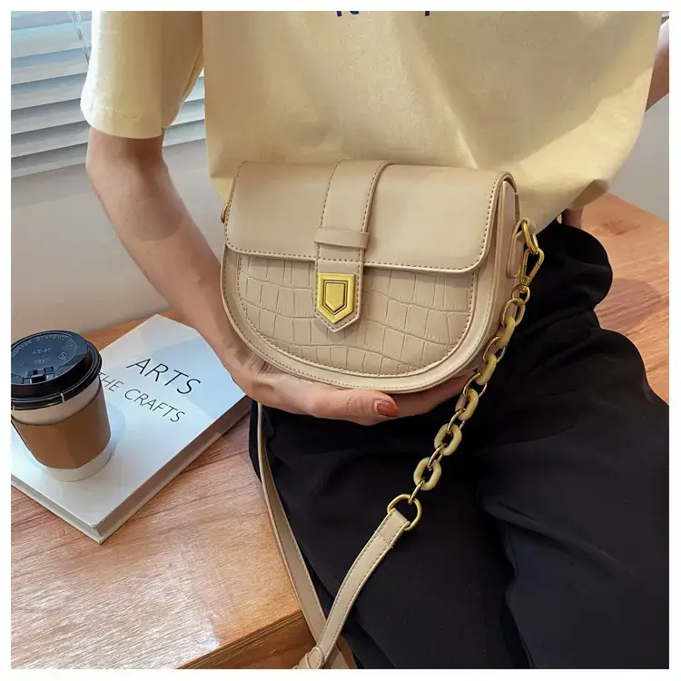 Women's Cream Crossbody Bag with Chain Strap — feature 13