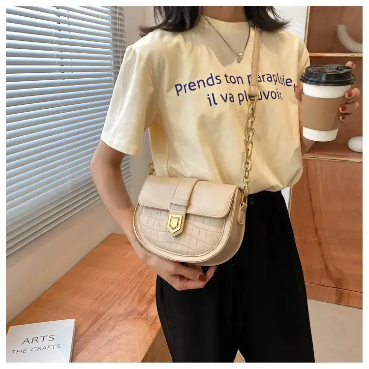 Women's Cream Crossbody Bag with Chain Strap — feature 16