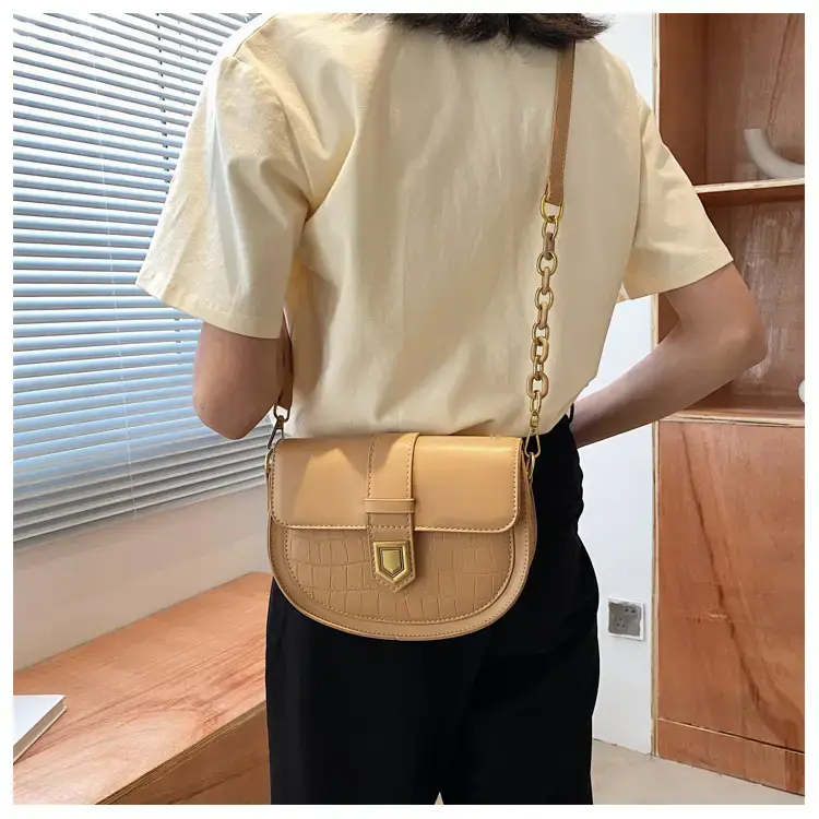 Women's Cream Crossbody Bag with Chain Strap — feature 19