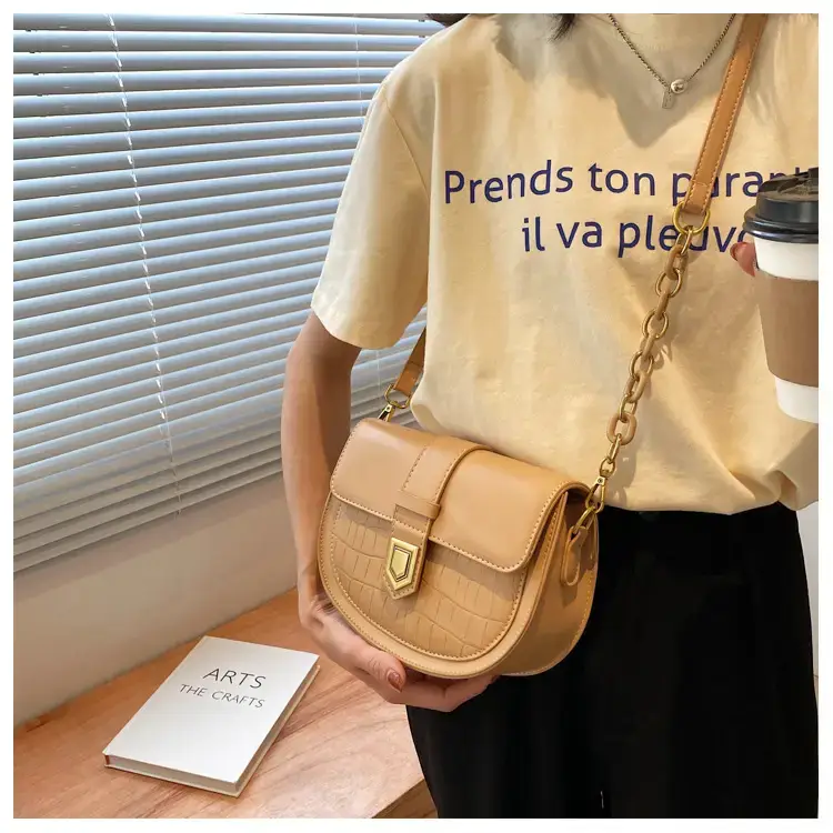 Women's Cream Crossbody Bag with Chain Strap — feature 20