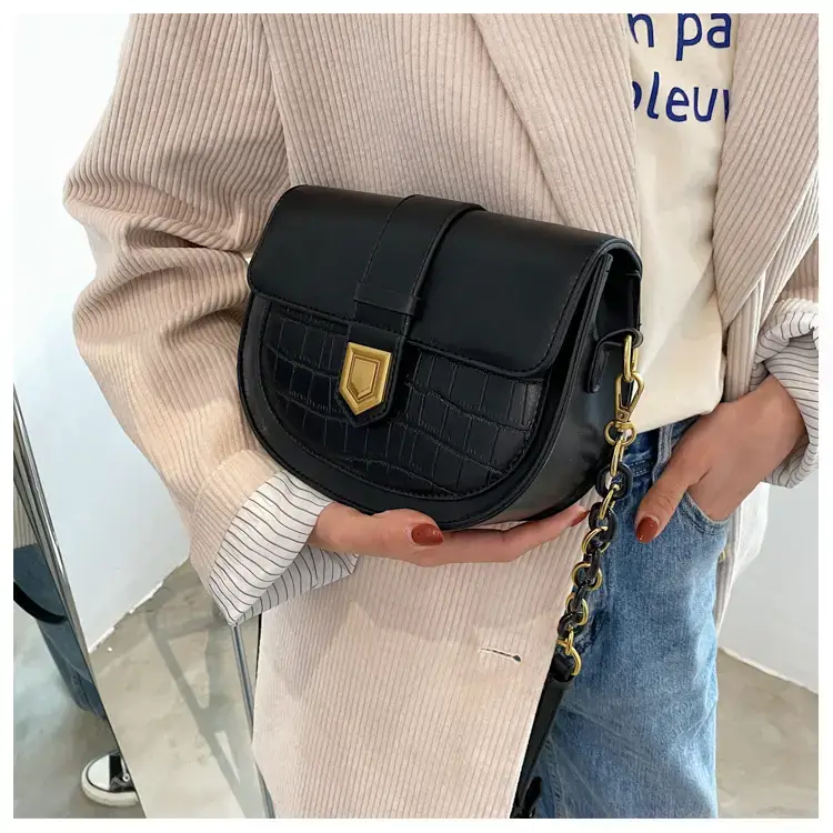 Women's Cream Crossbody Bag with Chain Strap — feature 9