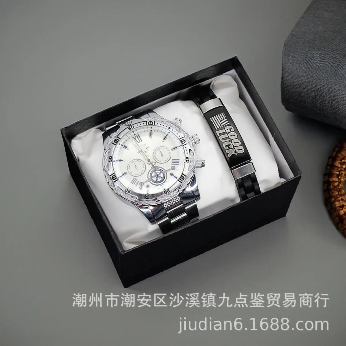 Men's Black Chronograph Wristwatch Set with Bracelet & Watchcase - Image 13