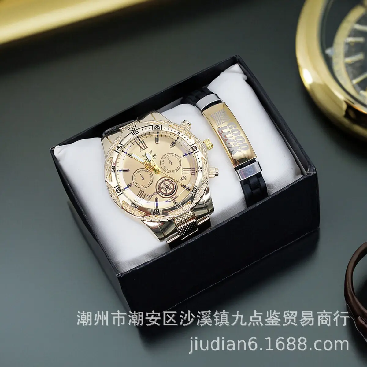 Men's Black Chronograph Wristwatch Set with Bracelet & Watchcase - Image 16