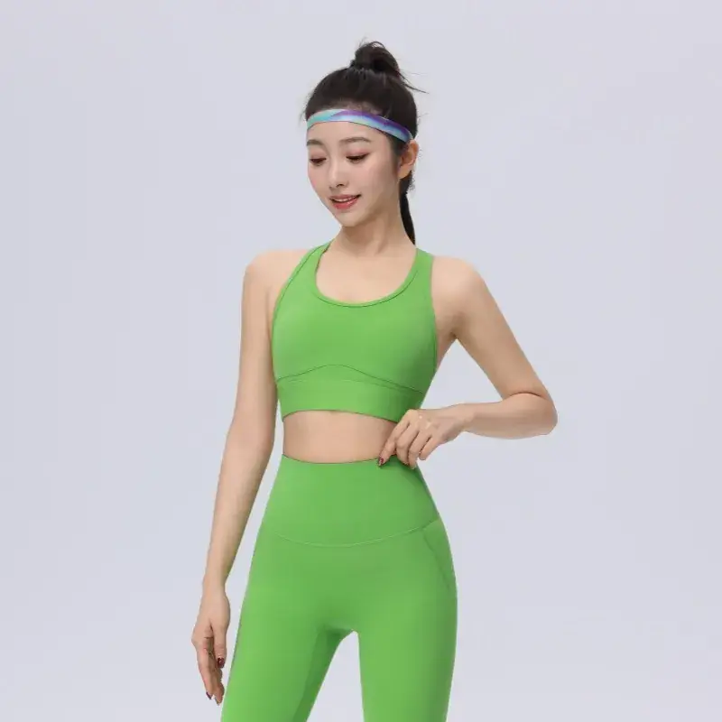 Green High-Performance Yoga Running Bra Set — feature 3