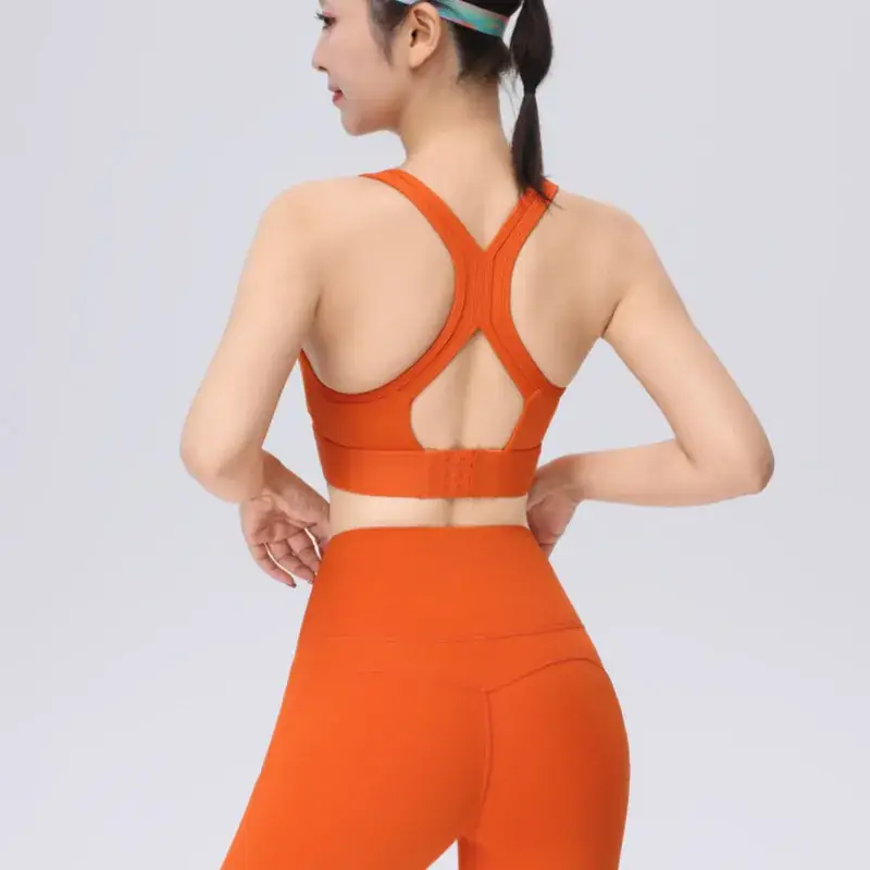 Green High-Performance Yoga Running Bra Set — feature 4