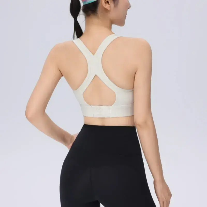 Green High-Performance Yoga Running Bra Set — feature 5