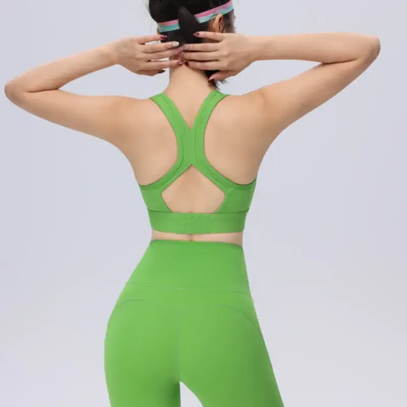 Green High-Performance Yoga Running Bra Set — feature 6