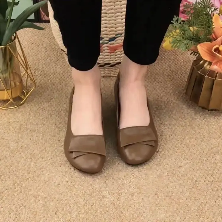 Women's White Round Toe Flat Shoes Soft Bottom — feature 5