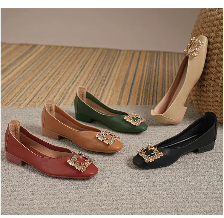 Square-Toe Low-Heeled Shallow Single Shoes for Women, Soft Leather Mother's Shoes, 2025 Spring and Autumn Style, Flat-Soled Work Shoes, Black — feature 3