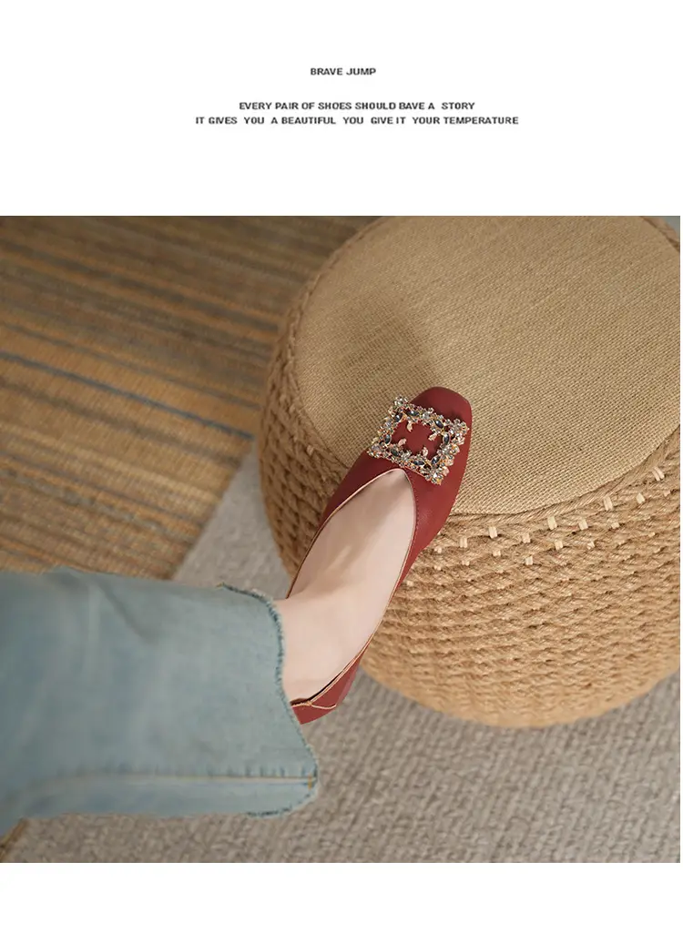 Square-Toe Low-Heeled Shallow Single Shoes for Women, Soft Leather Mother's Shoes, 2025 Spring and Autumn Style, Flat-Soled Work Shoes, Black — feature 45