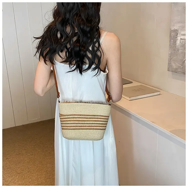 Women's Vintage French Woven Shoulder Bag 2024 — feature 13