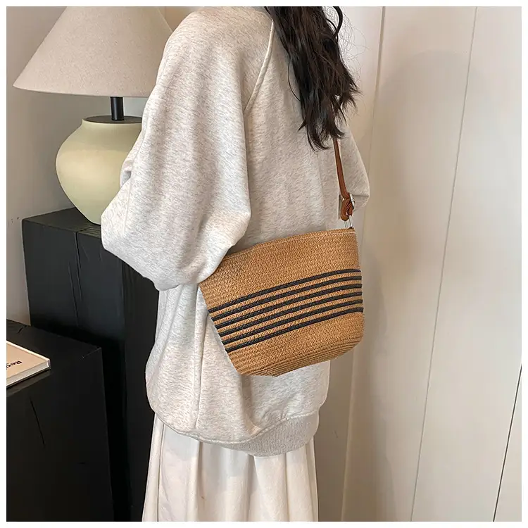 Women's Vintage French Woven Shoulder Bag 2024 — feature 16