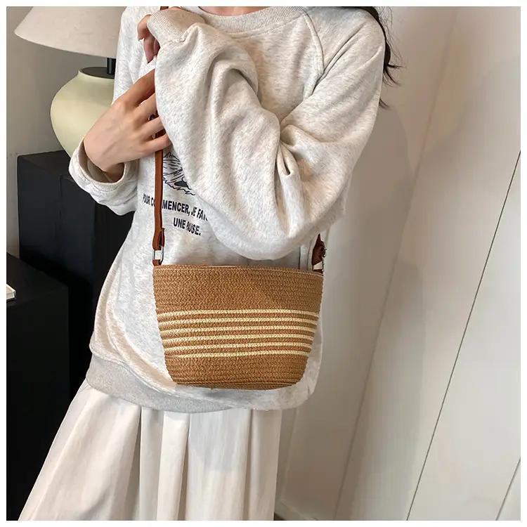 Women's Vintage French Woven Shoulder Bag 2024 — feature 18