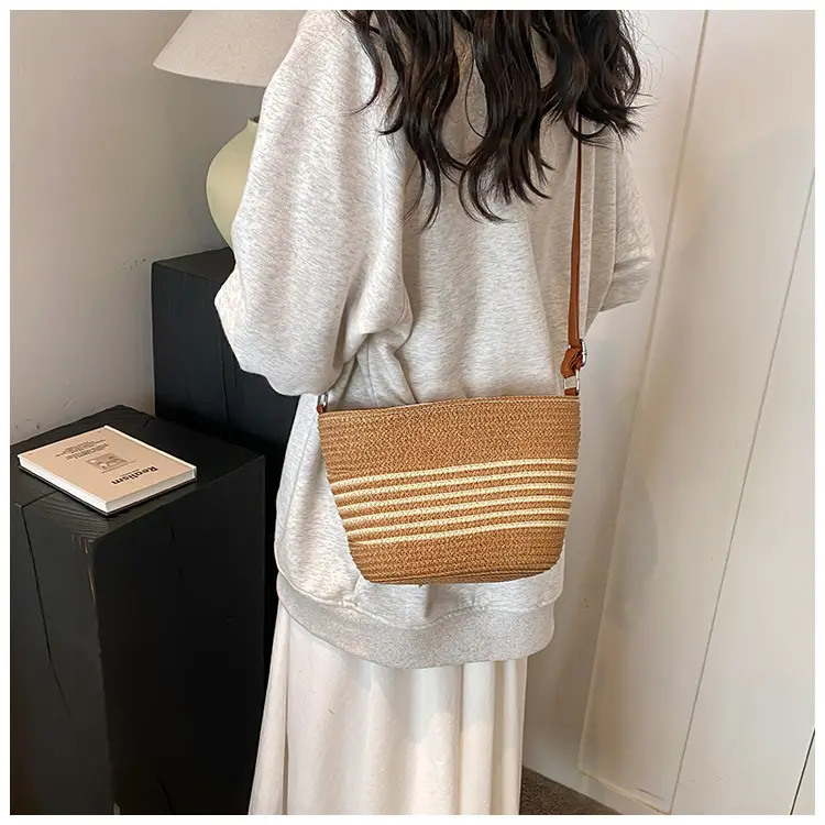 Women's Vintage French Woven Shoulder Bag 2024 — feature 19