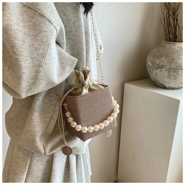 Women Korean Pearl Shoulder Crossbody Bag 2025 — feature 18