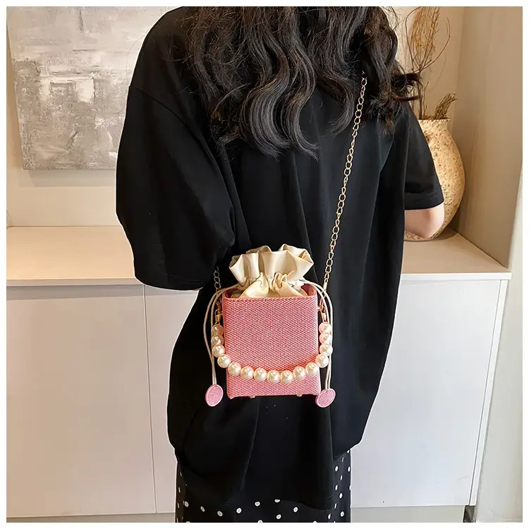 Women Korean Pearl Shoulder Crossbody Bag 2025 — feature 8