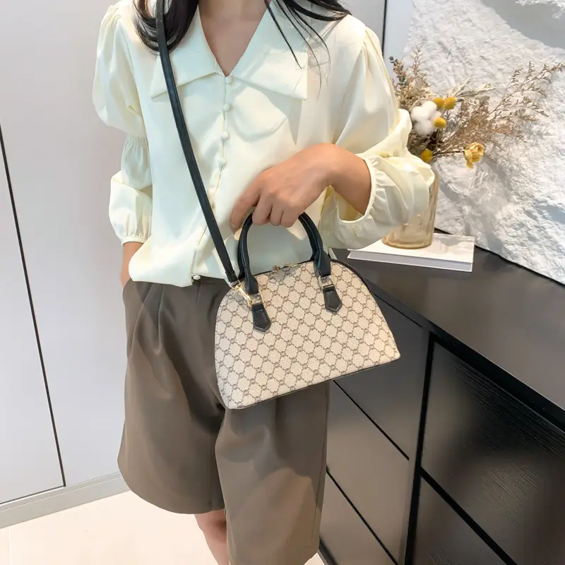 Women's Green Leather Shoulder Bag 2024 Style - Image 8
