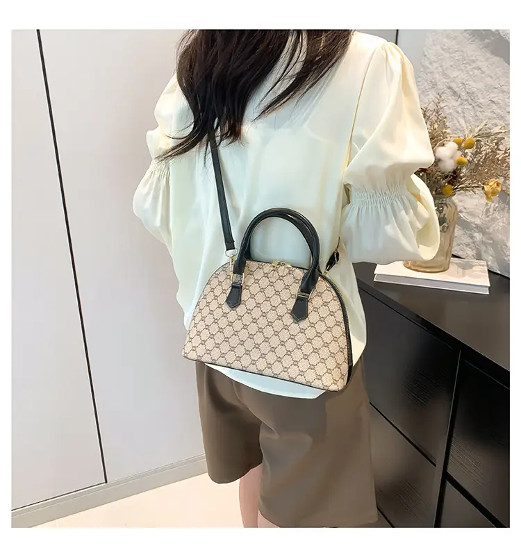 Women's Green Leather Shoulder Bag 2024 Style — feature 18