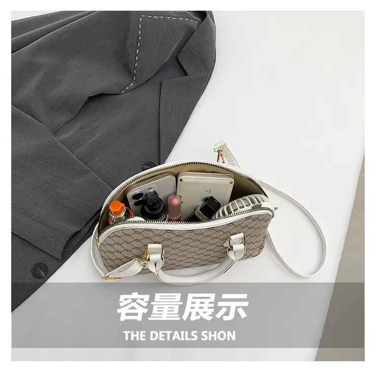 Women's Green Leather Shoulder Bag 2024 Style — feature 7