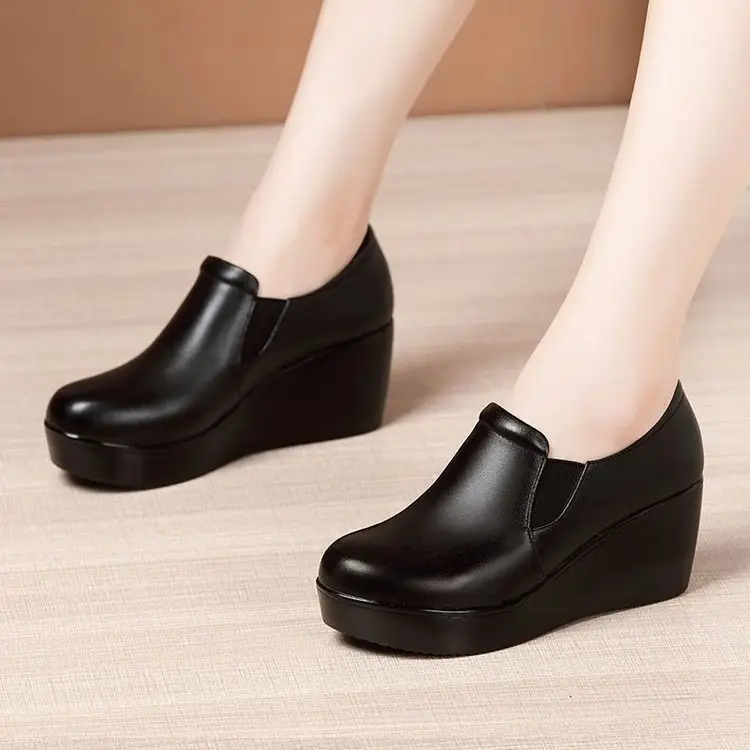 New Style Deep Wedge Heeled Four Seasons Round Head Middle Heeled Anti-Slip Bottom Waterproof Platform Comfortable Casual Working Mother Women's Leather Shoes - Image 3