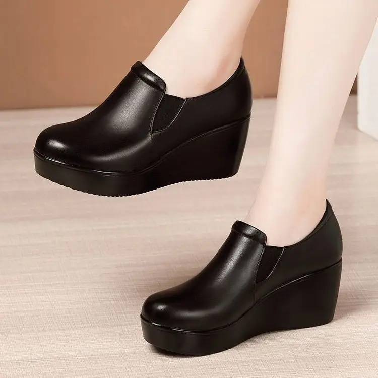 New Style Deep Wedge Heeled Four Seasons Round Head Middle Heeled Anti-Slip Bottom Waterproof Platform Comfortable Casual Working Mother Women's Leather Shoes - Image 4