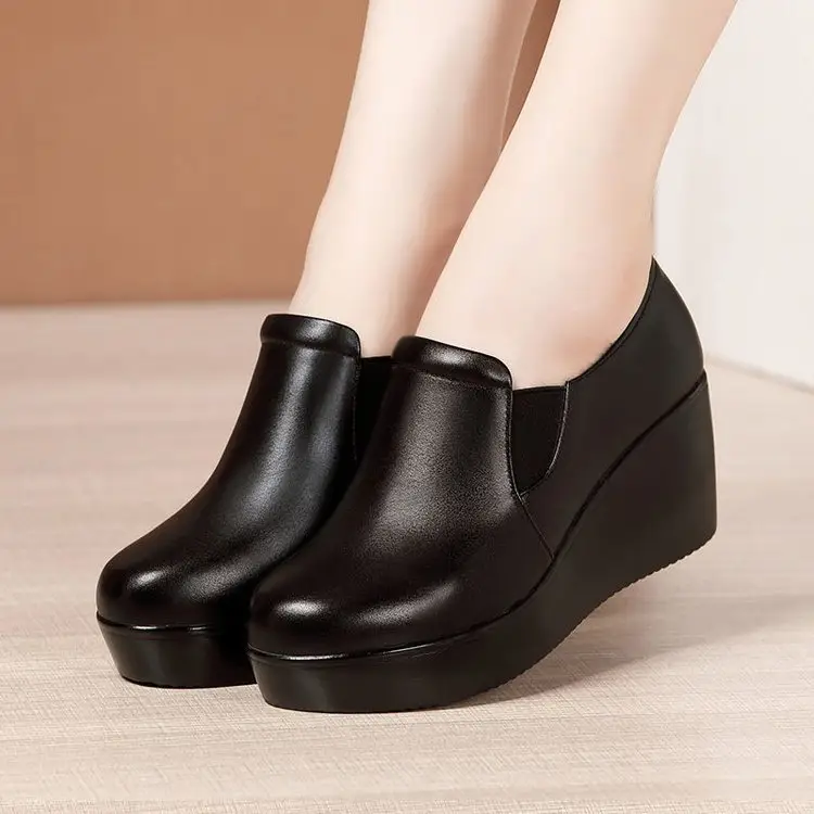 New Style Deep Wedge Heeled Four Seasons Round Head Middle Heeled Anti-Slip Bottom Waterproof Platform Comfortable Casual Working Mother Women's Leather Shoes — feature 6