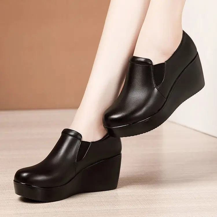 New Style Deep Wedge Heeled Four Seasons Round Head Middle Heeled Anti-Slip Bottom Waterproof Platform Comfortable Casual Working Mother Women's Leather Shoes — feature 9