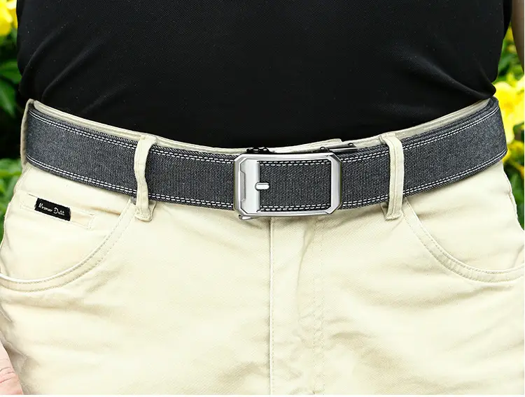 Men's Korean Style Fake Pin Buckle Belt Denim Trousers — feature 7
