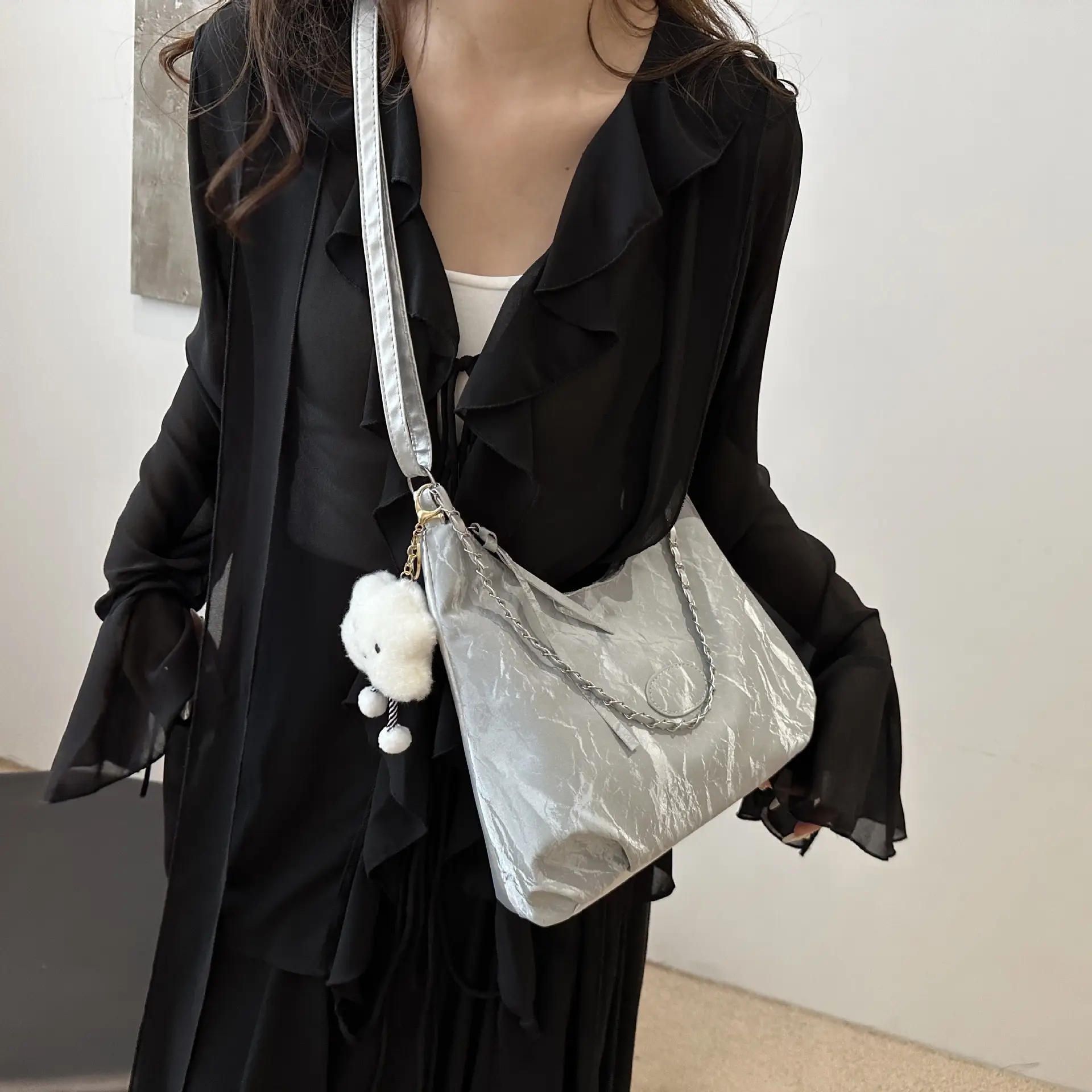 White Korean Style Shoulder Crossbody Bag for Women - Image 9