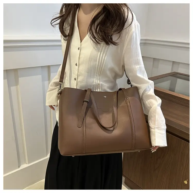 Vintage Textured Shoulder Bag Brown Large Capacity — feature 17