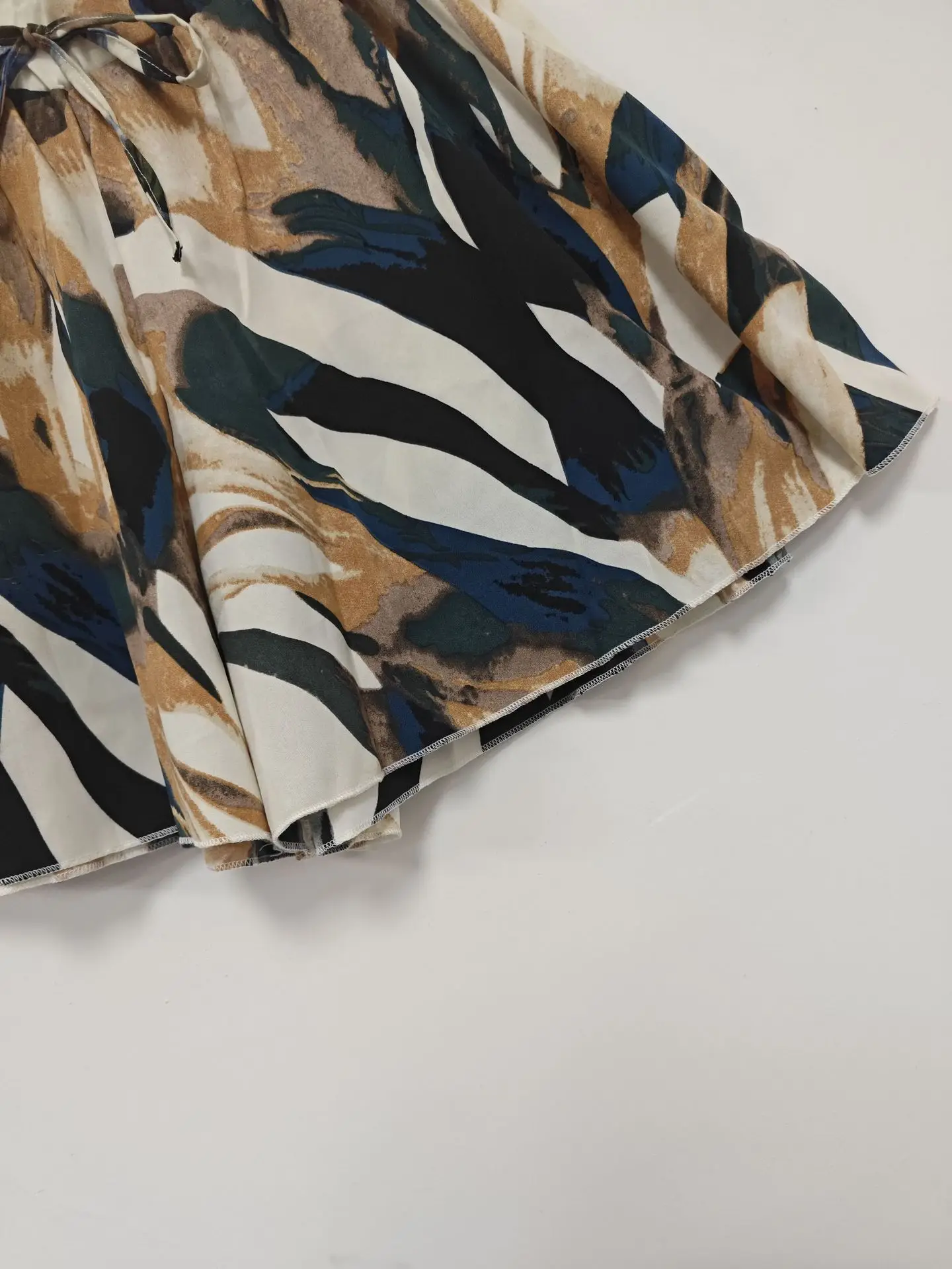 Women Abstract Printed Loose Belt Skirt 2024 — feature 6