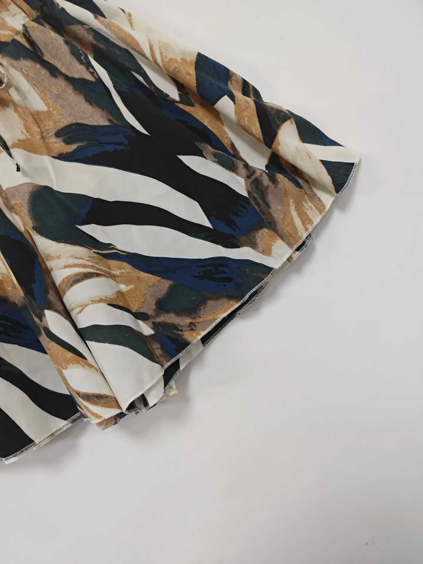 Women Abstract Printed Loose Belt Skirt 2024 — feature 7