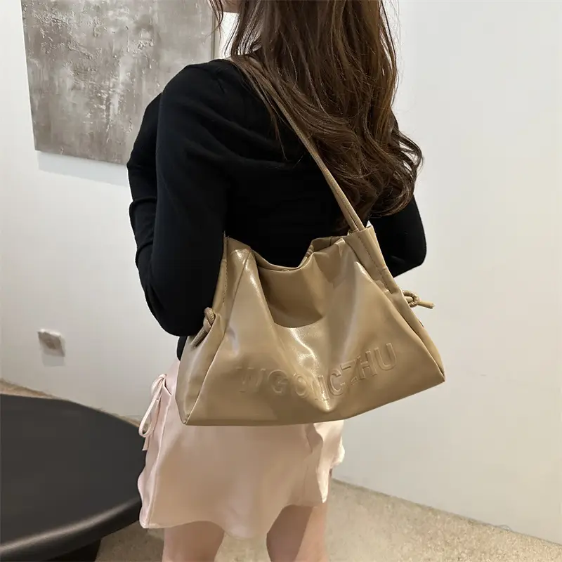 Black Large Capacity Student Commuter Bag for Women - Image 8
