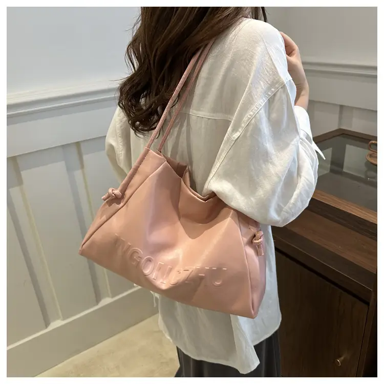 Black Large Capacity Student Commuter Bag for Women — feature 18