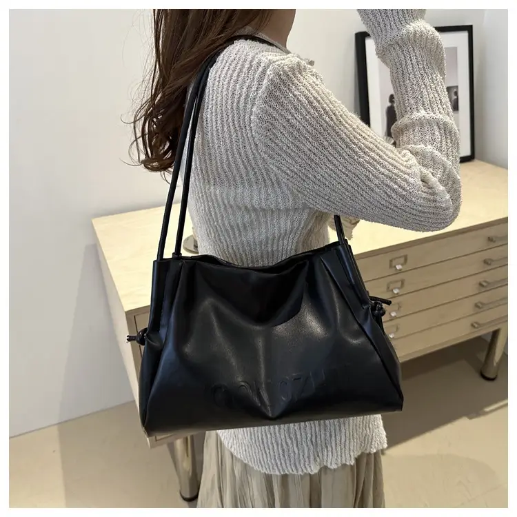 Black Large Capacity Student Commuter Bag for Women — feature 19