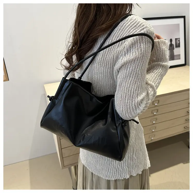 Black Large Capacity Student Commuter Bag for Women — feature 20