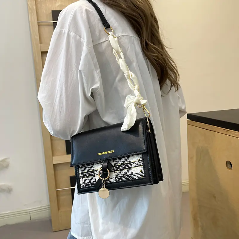 Black Embroidered Chain Shoulder Bag for Women - Image 3