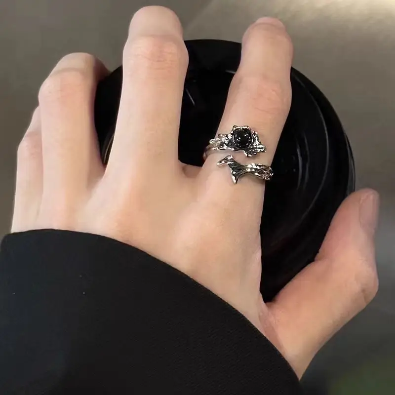 Dark Wind Thorns Couple Ring for Men Women — feature 5