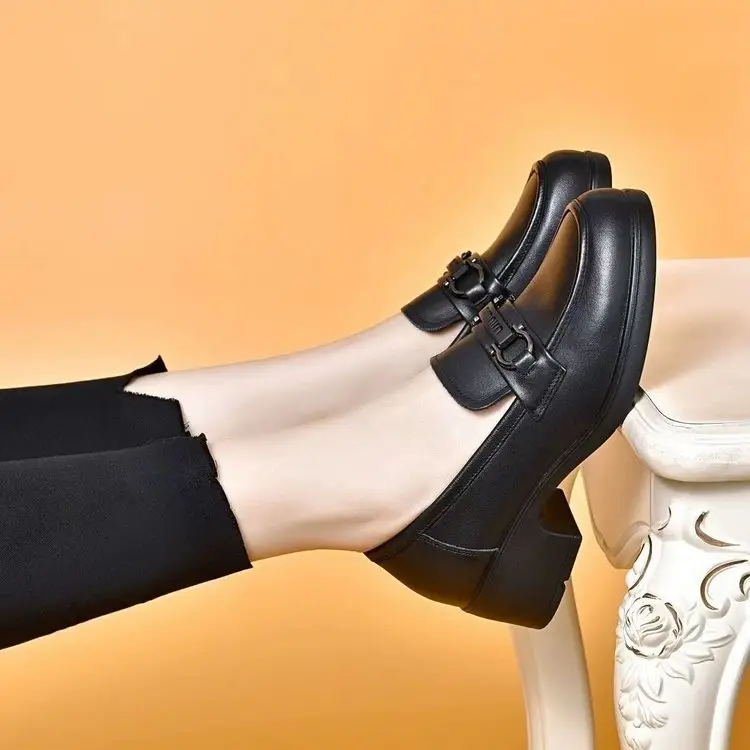 Autumn 2024 New British Style Work Small Leather Shoes Thick Heeled Shoes Round Head Soft Bottom Black Loafers — feature 1