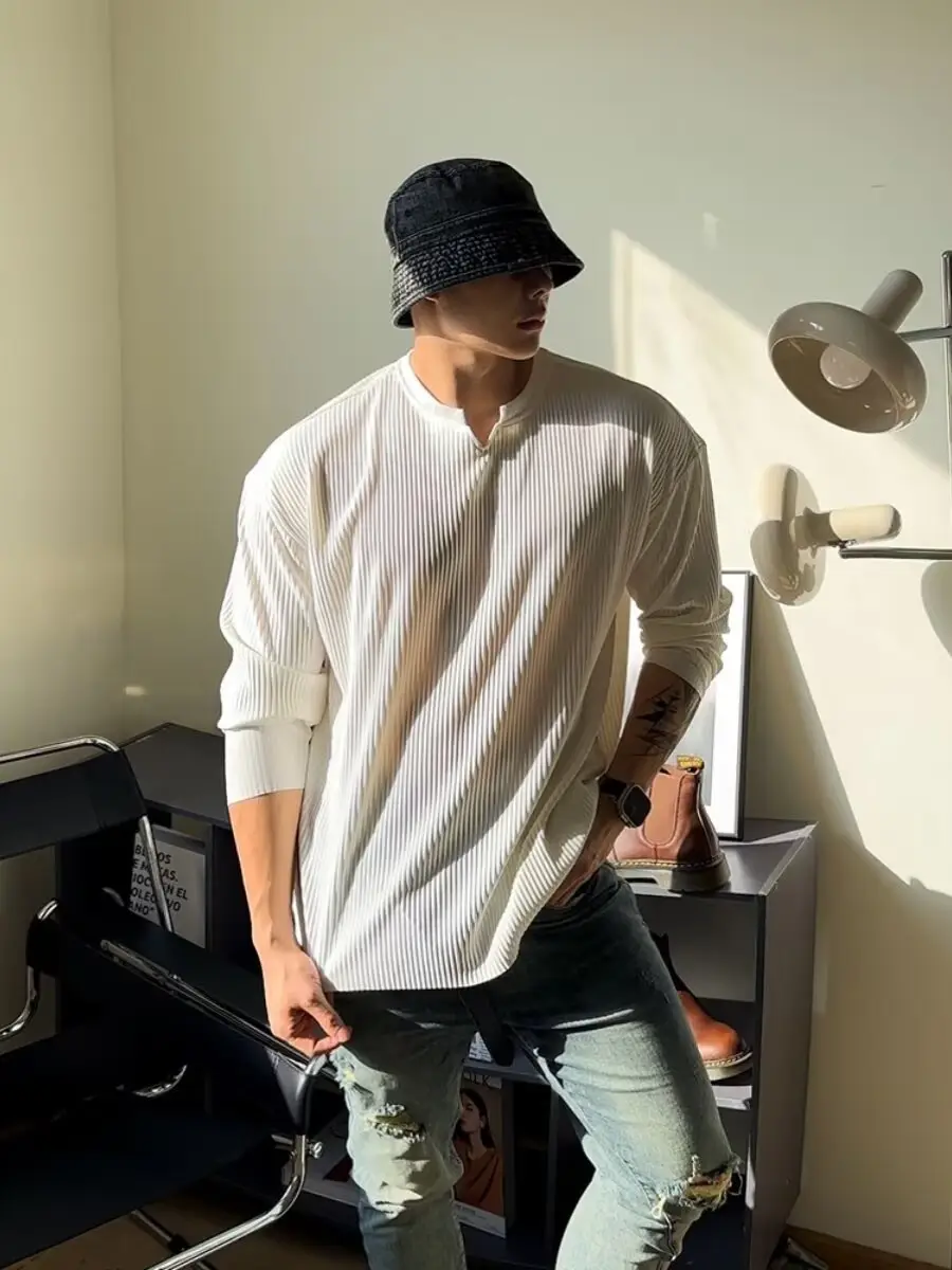 Men's V-Neck Pleated Long Sleeve T-Shirt Black - Image 5