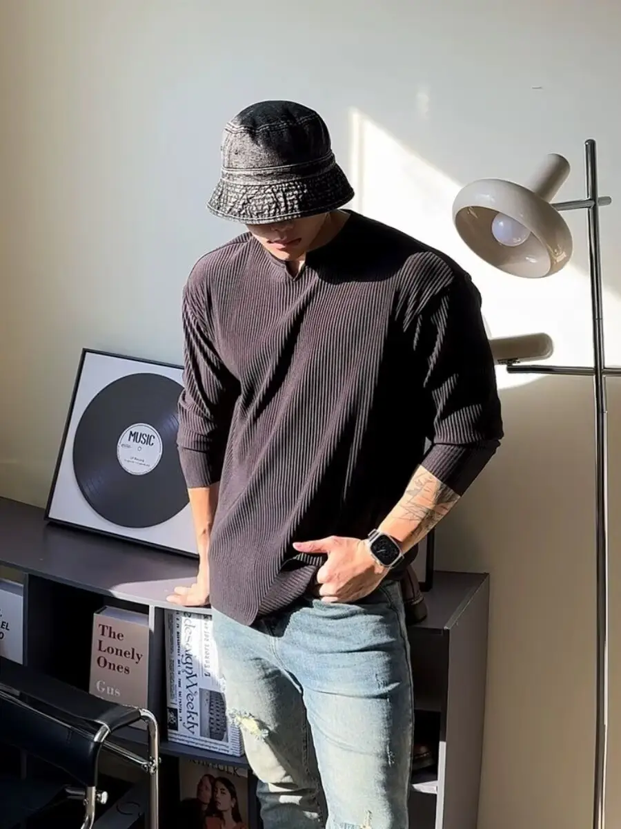 Men's V-Neck Pleated Long Sleeve T-Shirt Black - Image 6